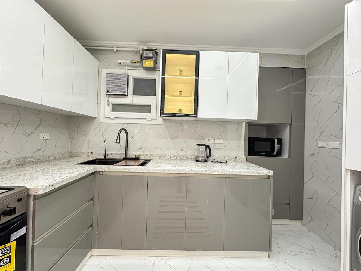 2br In New *