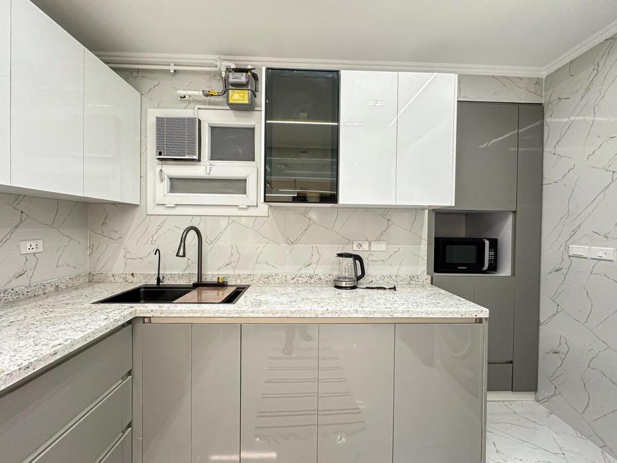 2br In New Apartment