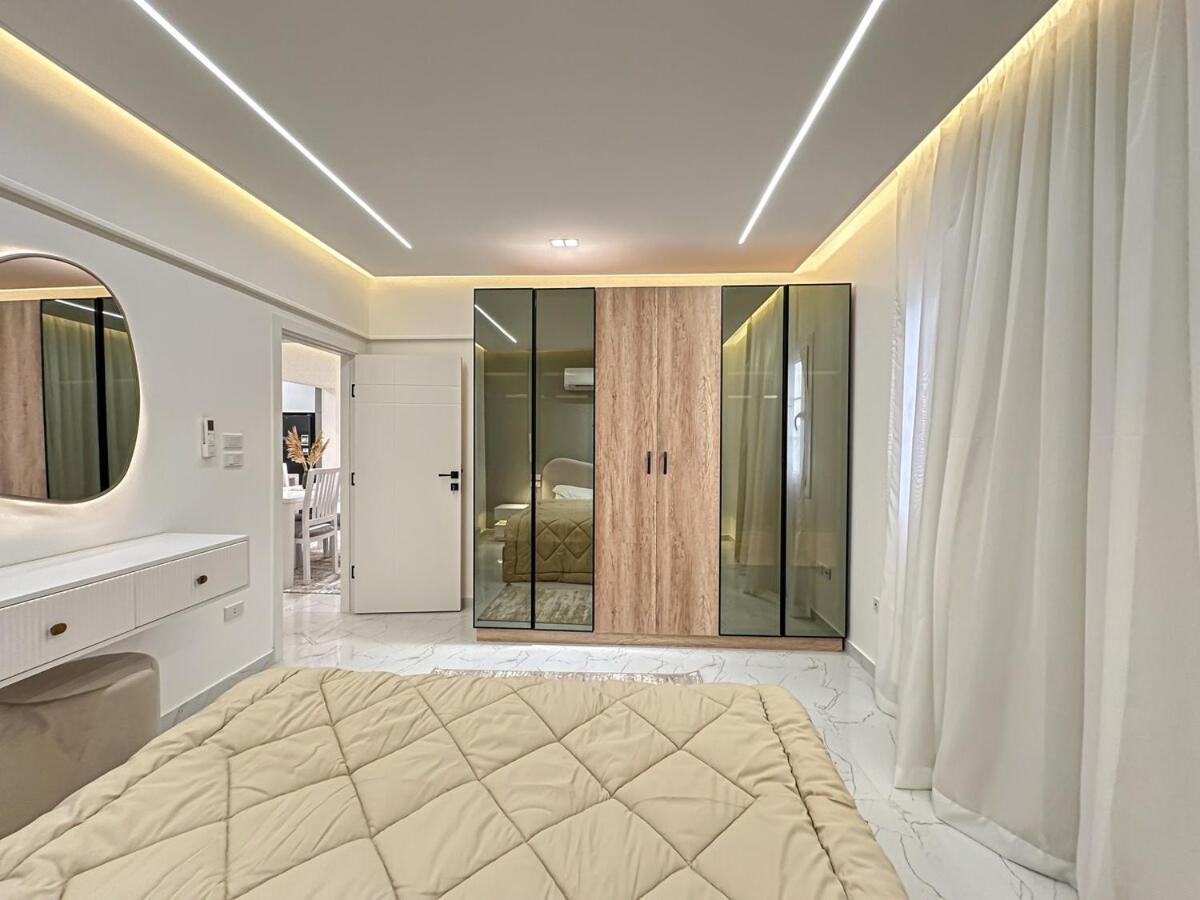 2br In New